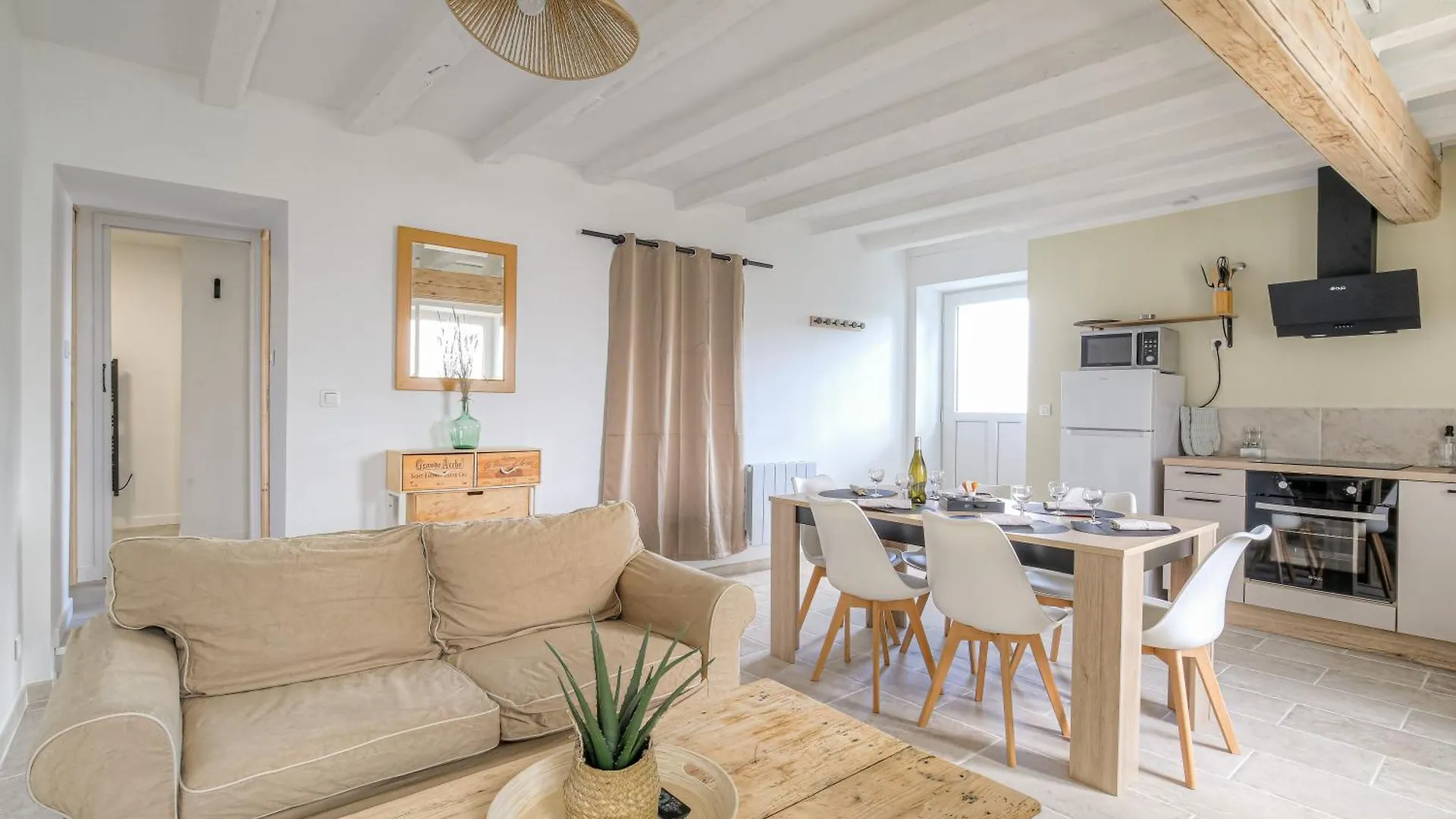 New Maison Au Coeur Des Vignes Charentay Holiday home