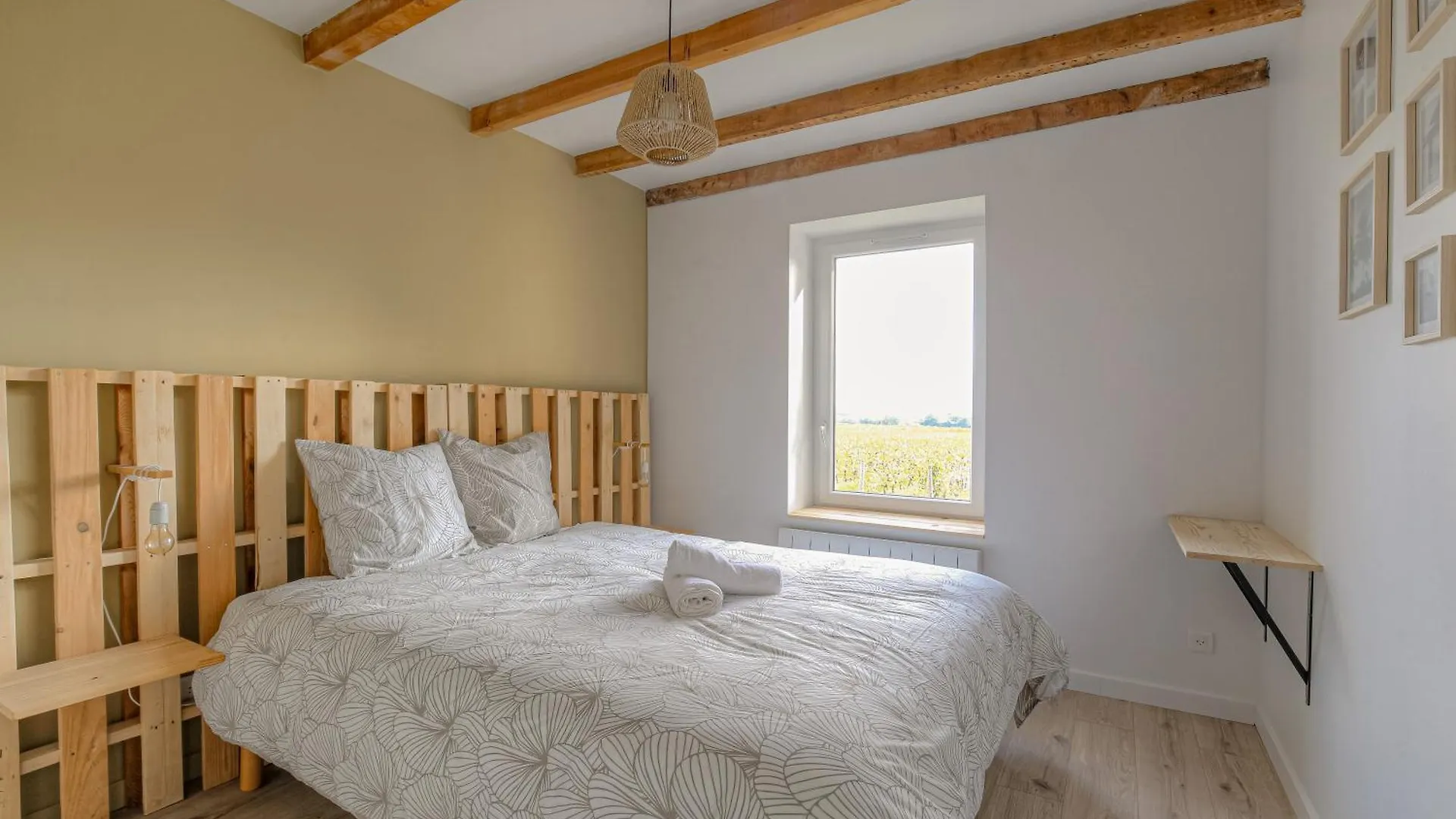 New Maison Au Coeur Des Vignes Charentay Holiday home